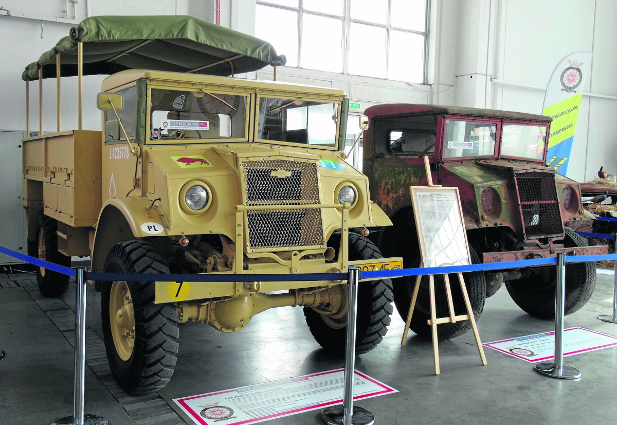 Chevrolet Canada odrestaurowany przez wielkopolskiego kolekcjonera Grzegorza Frąckowiaka. Drugi egzemplarz (przed odbudową) służył żołnierzom 5. Kresowej Dywizji Piechoty w Afryce Płn.
Fot: Marek Ponikowski Chevrolet Canada odrestaurowany przez wielkopolskiego kolekcjonera Grzegorza Frąckowiaka. Drugi egzemplarz (przed odbudową) służył żołnierzom 5. Kresowej Dywizji Piechoty w Afryce Płn.
Fot: Marek Ponikowski