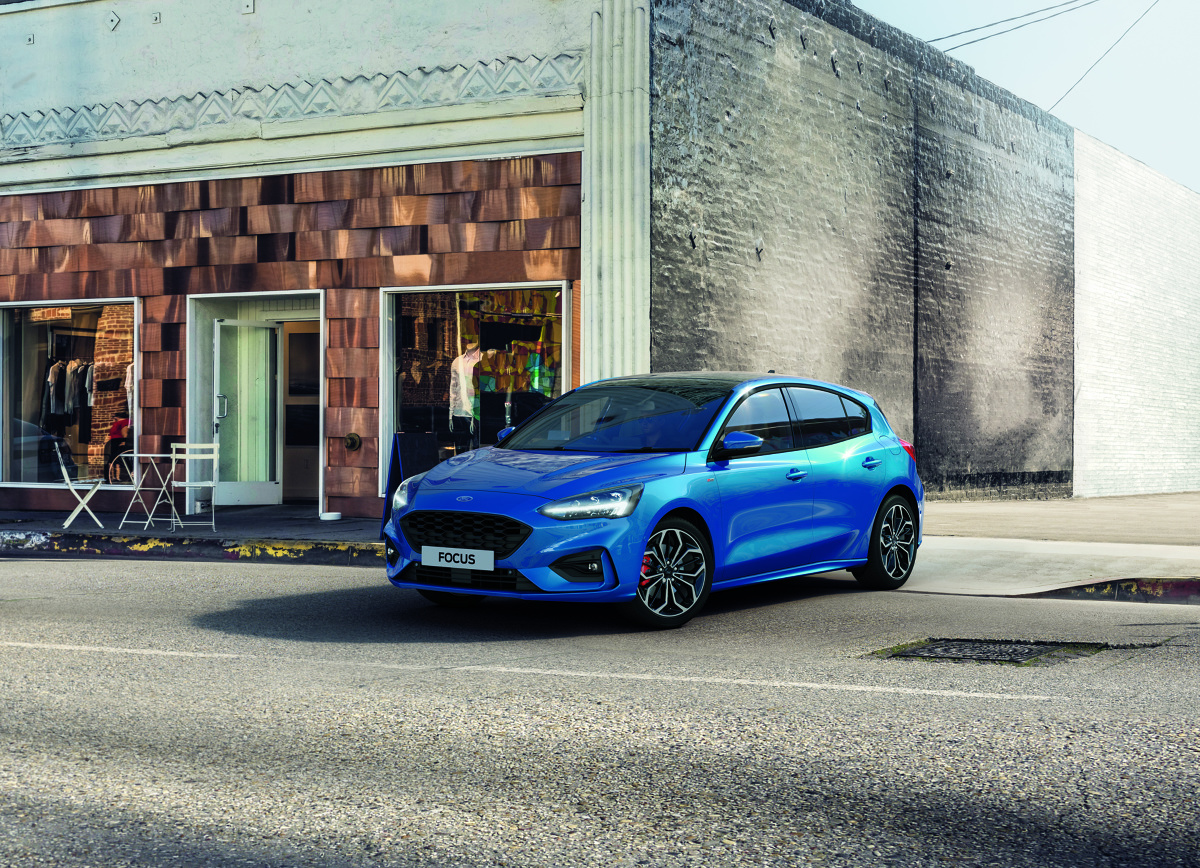 Ford Focus
Ford wprowadza układ napędowy EcoBoost Hybrid dla Focusa; 48-woltowa miękka hybryda oraz system dezaktywacji cylindra poprawiają oszczędność paliwa oraz osiągi.
Fot. Ford Ford Focus
Ford wprowadza układ napędowy EcoBoost Hybrid dla Focusa; 48-woltowa miękka hybryda oraz system dezaktywacji cylindra poprawiają oszczędność paliwa oraz osiągi.
Fot. Ford