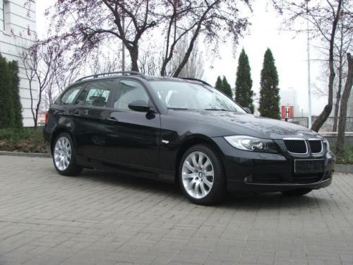 Fot. Bartłomiej Bałdyga: Niskie nadwozie BMW zapewnia dobrą trakcję i niewielki współczynnik oporu powietrza. Fot. Bartłomiej Bałdyga: Niskie nadwozie BMW zapewnia dobrą trakcję i niewielki współczynnik oporu powietrza.