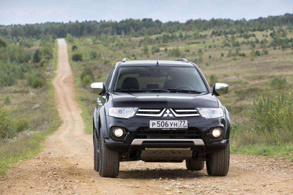 Mitsubishi pajero sport 2014