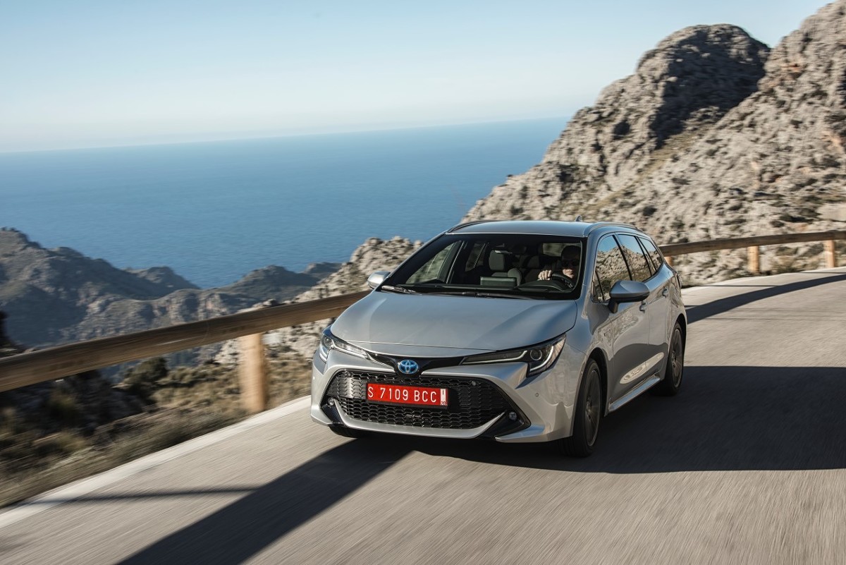 W październiku Toyota pobiła swój absolutny rekord rejestracji jednego modelu w ciągu miesiąca.
Fot. Toyota W październiku Toyota pobiła swój absolutny rekord rejestracji jednego modelu w ciągu miesiąca.
Fot. Toyota