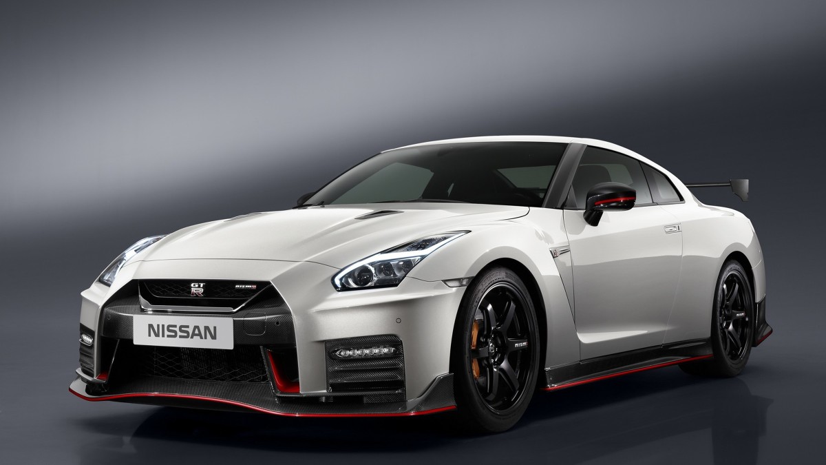 Nissan GT-R Nismo
Zz napęd Nissana GT-R Nismo odpowiada podwójnie doładowana jednostka V6 o pojemności 3.8 l, ktora dostarcza 600 KM mocy. Silnik współpracuje z sześciostopniową, zautomatyzowaną, dwusprzegłową przekładnią.
Fot. Nissan Nissan GT-R Nismo
Zz napęd Nissana GT-R Nismo odpowiada podwójnie doładowana jednostka V6 o pojemności 3.8 l, ktora dostarcza 600 KM mocy. Silnik współpracuje z sześciostopniową, zautomatyzowaną, dwusprzegłową przekładnią.
Fot. Nissan