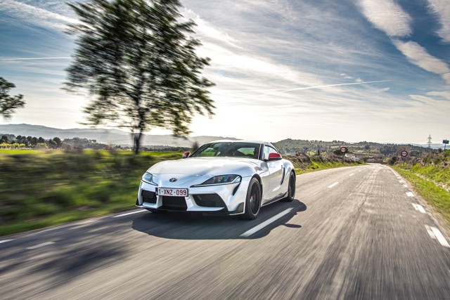 Toyota GR Supra
Na polskim rynku debiutuje nowa wersja Toyoty GR Supra z 2-litrowym, czterocylindrowym silnikiem o mocy 258 KM. Dołączy ona do wersji z 3-litrowym silnikiem R6 o mocy 340 KM, która trafiła do sprzedaży w ubiegłym roku.
Fot. Toyota Toyota GR Supra
Na polskim rynku debiutuje nowa wersja Toyoty GR Supra z 2-litrowym, czterocylindrowym silnikiem o mocy 258 KM. Dołączy ona do wersji z 3-litrowym silnikiem R6 o mocy 340 KM, która trafiła do sprzedaży w ubiegłym roku.
Fot. Toyota