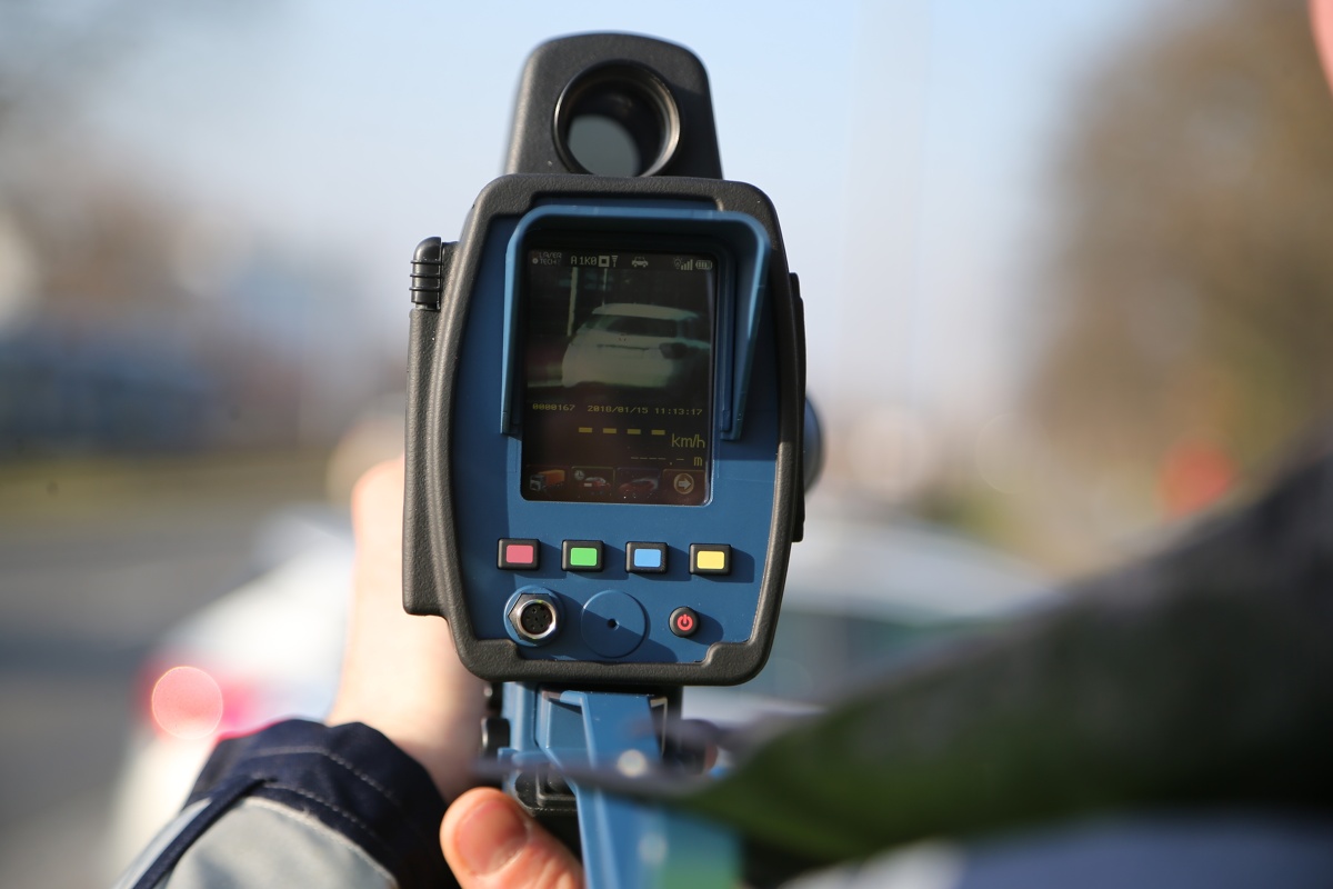 Standardowy limity prędkości odnoszące się do motocykli i samochodów o masie dopuszczalnej całkowitej do 3,5 tony na autostradzie – 140 km/h,
Fot. Tomasz Hołod Standardowy limity prędkości odnoszące się do motocykli i samochodów o masie dopuszczalnej całkowitej do 3,5 tony na autostradzie – 140 km/h,
Fot. Tomasz Hołod