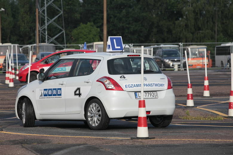 Sprawdź, które szkoły jazdy w Łodzi uczą najlepiej