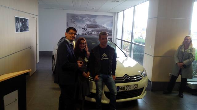 Od czasu swej premiery w 2004 roku Citroen C4 został sprzedany na całym świecie w liczbie ponad 2,5 mln egzemplarzy. Fabryka w Miluzie (Francja), w której produkowany jest C4, świętowała w obecności Sebastiena Loeba zejście z taśmy pięćsettysięcznego egzemplarza drugiej generacji tego modelu, wprowadzonego na rynek w 2010 roku / Fot. Citroen Od czasu swej premiery w 2004 roku Citroen C4 został sprzedany na całym świecie w liczbie ponad 2,5 mln egzemplarzy. Fabryka w Miluzie (Francja), w której produkowany jest C4, świętowała w obecności Sebastiena Loeba zejście z taśmy pięćsettysięcznego egzemplarza drugiej generacji tego modelu, wprowadzonego na rynek w 2010 roku / Fot. Citroen