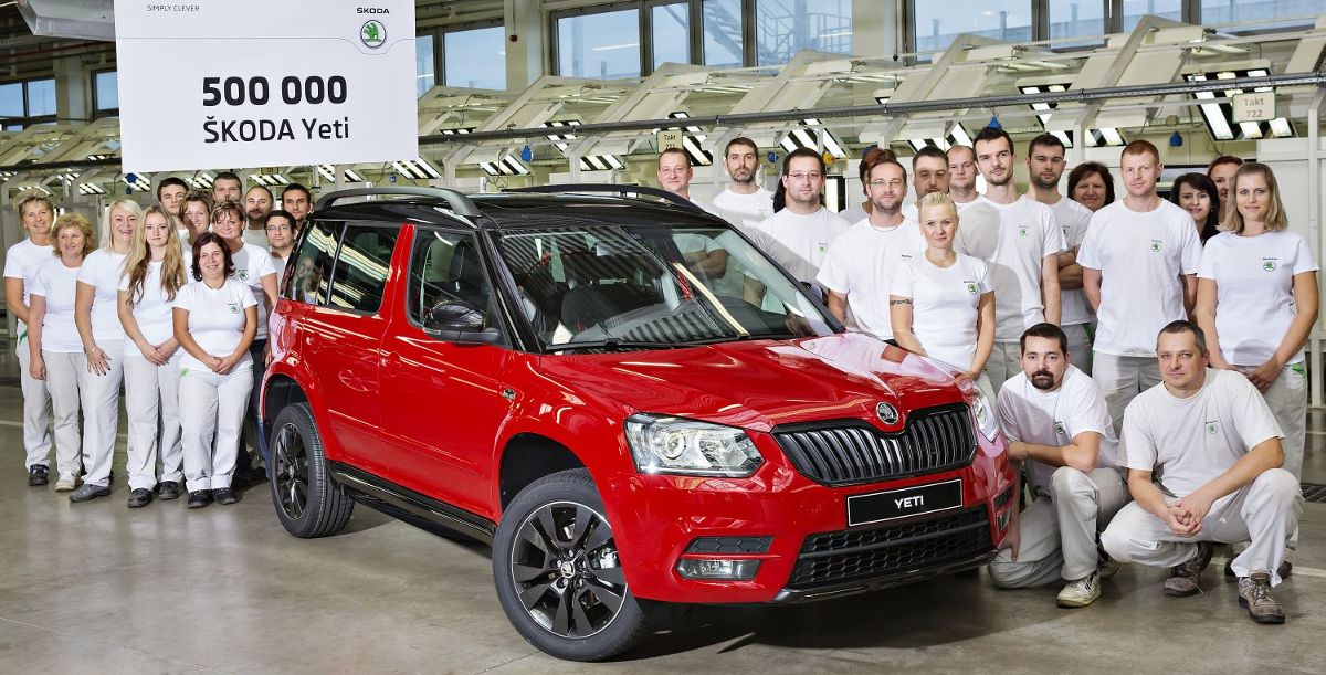 Czeski producent modelem Yeti zadebiutował w segmencie SUV-ów w 2009 roku. W 2013 roku model Yeti przeszedł zupełne przeobrażenie. Od tego momentu jest oferowany w dwóch indywidualnych wersjach stylistycznych: eleganckiej Skodzie Yeti przeznaczonej do miasta i żądnej wyzwań w terenie Skodzie Yeti Outdoor. Obydwie wersje dostępne są z napędem na przednie i wszystkie cztery koła. Od 2014 roku oferta SUV-a Skody jest powiększona o wersję: Yeti Monte Carlo / Fot. Skoda Czeski producent modelem Yeti zadebiutował w segmencie SUV-ów w 2009 roku. W 2013 roku model Yeti przeszedł zupełne przeobrażenie. Od tego momentu jest oferowany w dwóch indywidualnych wersjach stylistycznych: eleganckiej Skodzie Yeti przeznaczonej do miasta i żądnej wyzwań w terenie Skodzie Yeti Outdoor. Obydwie wersje dostępne są z napędem na przednie i wszystkie cztery koła. Od 2014 roku oferta SUV-a Skody jest powiększona o wersję: Yeti Monte Carlo / Fot. Skoda