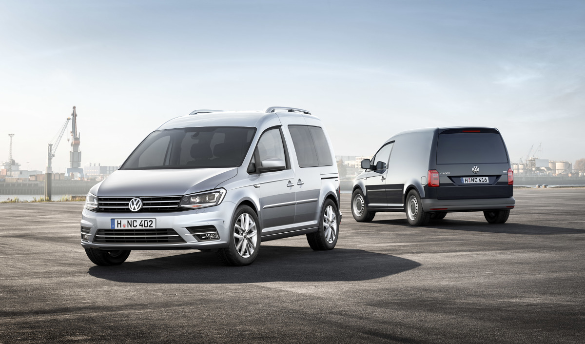 Zwycięzcą testu okazał się nowy Volkswagen Caddy 1,6 TDI, który zdobył łącznie 43,7 pkt i pokonał Citroena Berlingo, Fiata Doblo, Renault Kangoo oraz Dacię Dokker. Jurorzy najwyżej ocenili w Caddy kabinę, układ napędowy, właściwości jezdne i funkcjonalność / Fot. Volkswagen Zwycięzcą testu okazał się nowy Volkswagen Caddy 1,6 TDI, który zdobył łącznie 43,7 pkt i pokonał Citroena Berlingo, Fiata Doblo, Renault Kangoo oraz Dacię Dokker. Jurorzy najwyżej ocenili w Caddy kabinę, układ napędowy, właściwości jezdne i funkcjonalność / Fot. Volkswagen
