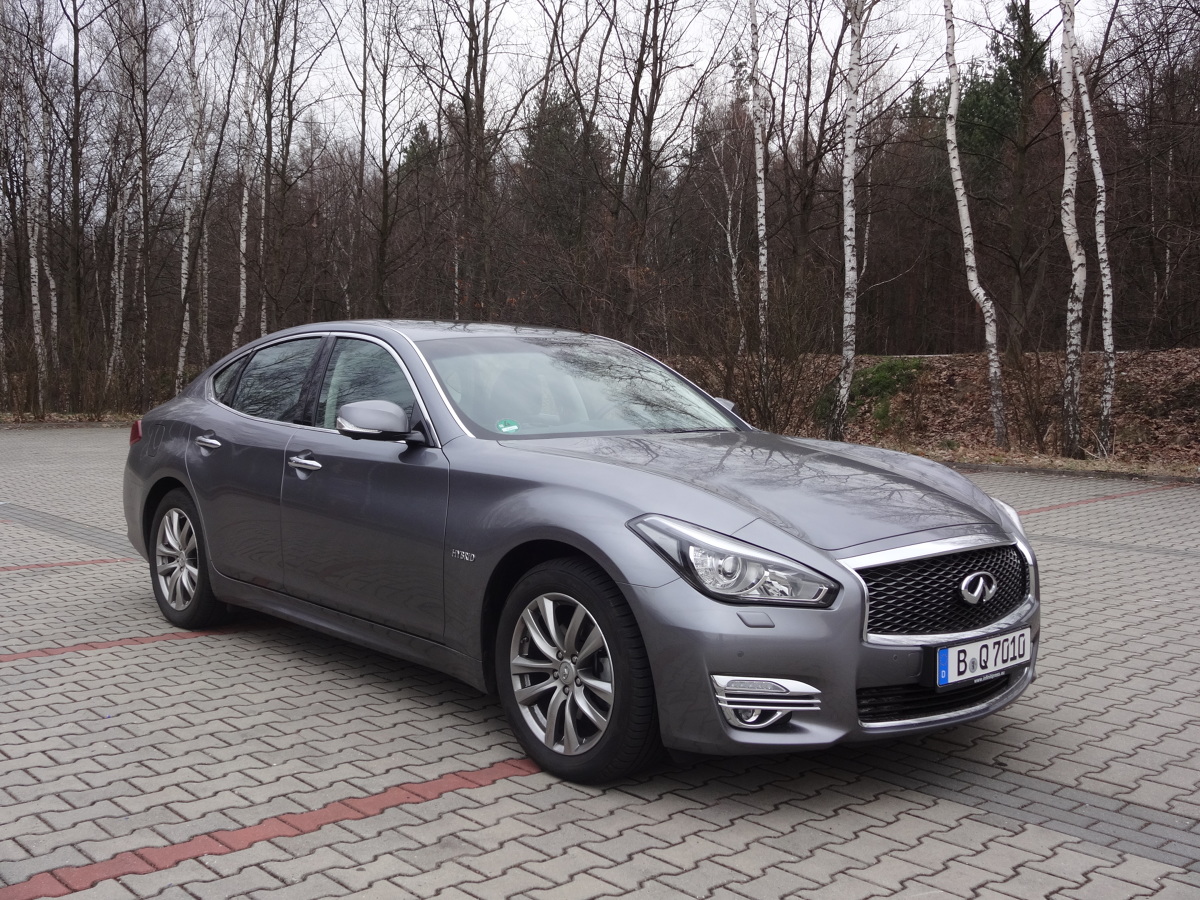 Infiniti Q50 / Fot. Tomasz Szmandra Infiniti Q50 / Fot. Tomasz Szmandra