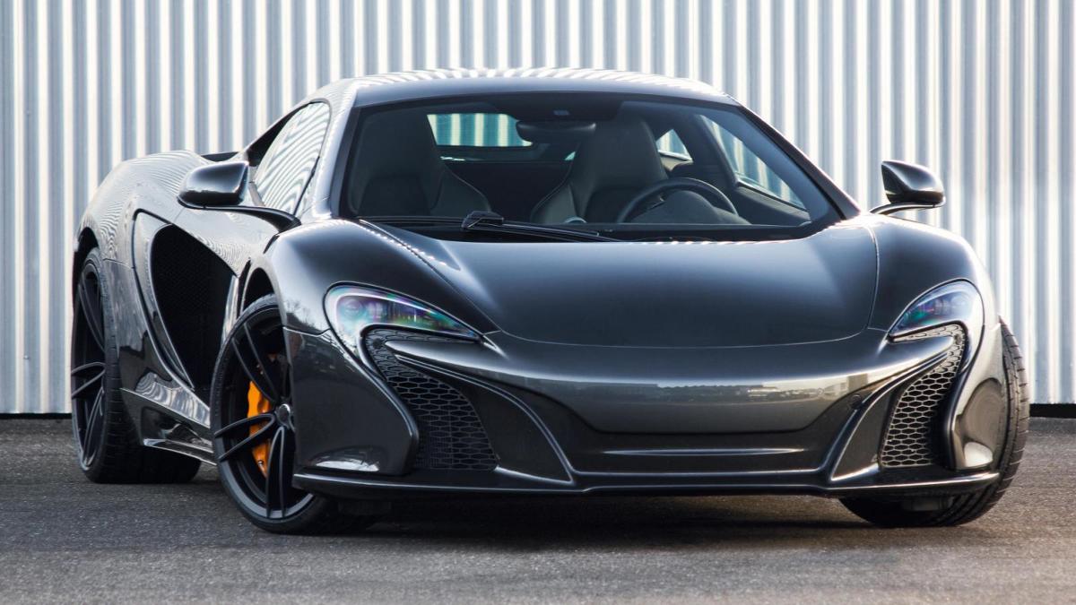 McLaren 650S
Jaki silnik pracuje pod maską? 3,8-litrowy motor V8 standardowo dostarcza 650 KM. Tuner postanowił dodać mu dodatkowych 20 KM i finalnie jednostka oferuje teraz 670 KM.
Fot. Gemballa McLaren 650S
Jaki silnik pracuje pod maską? 3,8-litrowy motor V8 standardowo dostarcza 650 KM. Tuner postanowił dodać mu dodatkowych 20 KM i finalnie jednostka oferuje teraz 670 KM.
Fot. Gemballa