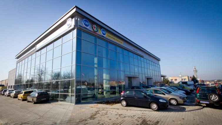 Nowy salon samochodowy włoskich marek na Podkarpaciu Nowy salon samochodowy włoskich marek na Podkarpaciu