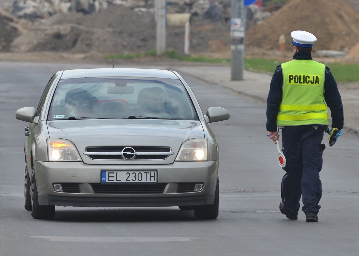Dziś, 28 stycznia br. w całym kraju policjanci ruchu drogowego prowadzą działania kontrolno-prewencyjne pn. "SMOG". Funkcjonariusze będą zwracać uwagę również na każde zachowanie niezgodne z prawem.
Fot. Paweł Łacheta Dziś, 28 stycznia br. w całym kraju policjanci ruchu drogowego prowadzą działania kontrolno-prewencyjne pn. "SMOG". Funkcjonariusze będą zwracać uwagę również na każde zachowanie niezgodne z prawem.
Fot. Paweł Łacheta