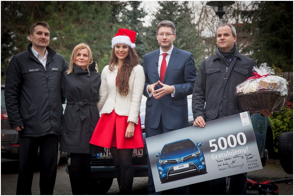 Auris Hybrid pojawił się w polskiej ofercie marki w 2010 roku. Szybko stał się najpopularniejszą wersją silnikową tego modelu. W tym roku aż 35,8% Aurisów sprzedanych w Polsce ma napęd hybrydowy / Fot. Toyota Auris Hybrid pojawił się w polskiej ofercie marki w 2010 roku. Szybko stał się najpopularniejszą wersją silnikową tego modelu. W tym roku aż 35,8% Aurisów sprzedanych w Polsce ma napęd hybrydowy / Fot. Toyota