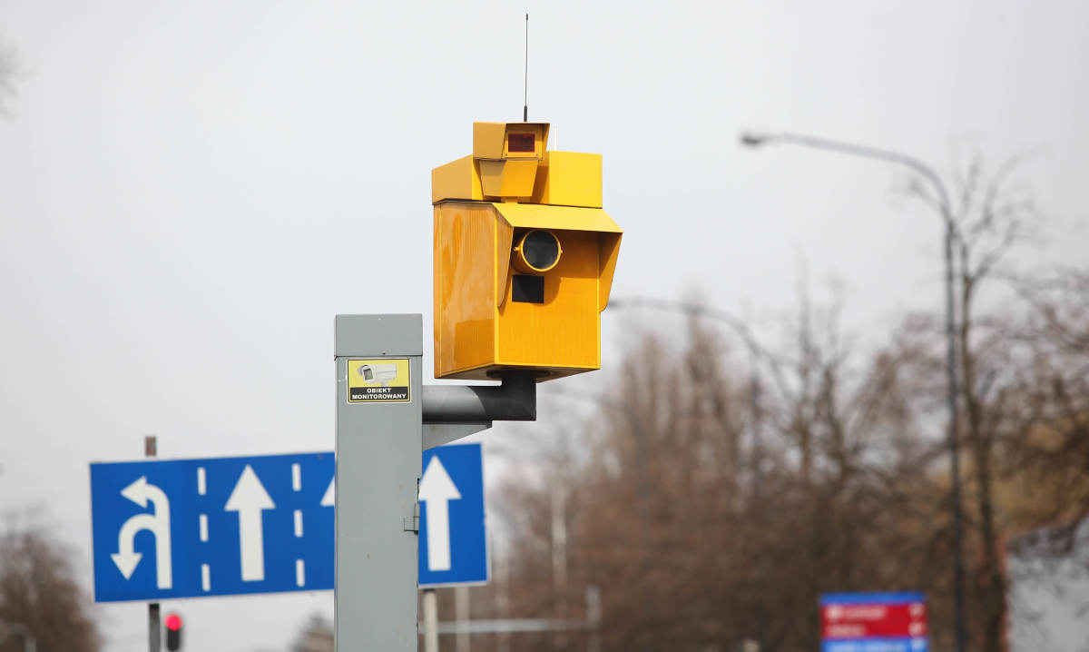 Od 1 maja z 7 do 14 dni wydłuża się termin na zapłacenie grzywny za łamanie przepisów drogowych. To ważna zmiana zwłaszcza dla tych kierowców, którzy zostali ukarani zaocznym mandatem karnym.
Fot. Łukasz Kasprzak Od 1 maja z 7 do 14 dni wydłuża się termin na zapłacenie grzywny za łamanie przepisów drogowych. To ważna zmiana zwłaszcza dla tych kierowców, którzy zostali ukarani zaocznym mandatem karnym.
Fot. Łukasz Kasprzak