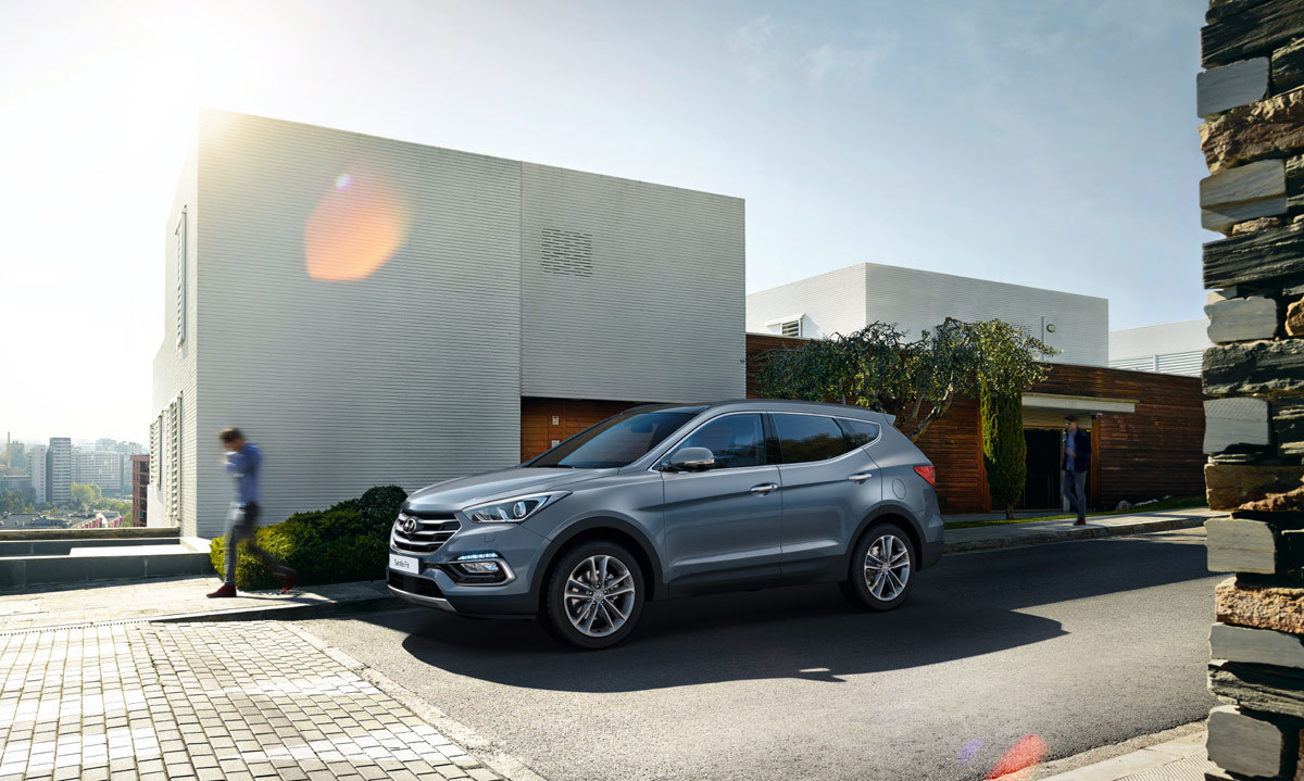 Hyundai Santa Fe
Najtańszy wariant to pojazd z motorem 2.0 CRDi współpracującym z 6-biegową skrzynią manualną. Jego cena startuje od 140 300 zł.
Fot. Hyundai Hyundai Santa Fe
Najtańszy wariant to pojazd z motorem 2.0 CRDi współpracującym z 6-biegową skrzynią manualną. Jego cena startuje od 140 300 zł.
Fot. Hyundai