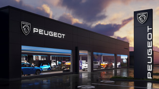Najstarsza nieprzerwanie działająca matka motoryzacyjna na świecie przedstawia nowe logo. Co się zmieniło? 

Fot. Peugeot 