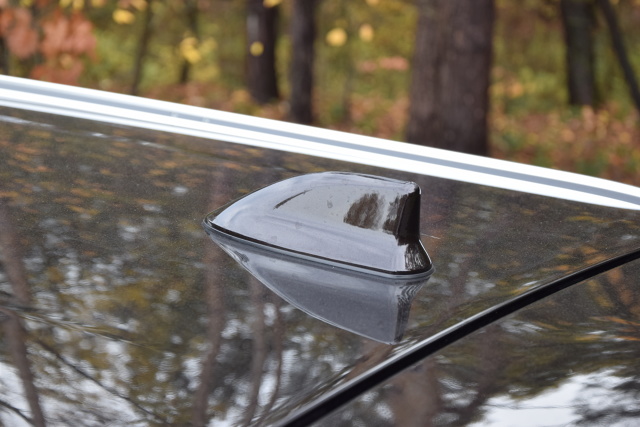 W październiku 2018 roku na salonie samochodowym w Paryżu Toyota zaprezentowała Corollę dwunastej generacji z nadwoziem kombi. W 2019 roku auto trafiło do sprzedaży w Polsce. Obecnie w wersji kombi dostępne są trzy odmiany napędowe w tym dwie hybrydowe: 1.2 Turbo 116 KM, 1.8 Hybrid 122 KM i 2.0 180 KM Hybrid. W naszym teście kombi z najnowszym 2-litrowym napędem hybrydowym o mocy 180 KM.
Fot. Marcin Rejmer W październiku 2018 roku na salonie samochodowym w Paryżu Toyota zaprezentowała Corollę dwunastej generacji z nadwoziem kombi. W 2019 roku auto trafiło do sprzedaży w Polsce. Obecnie w wersji kombi dostępne są trzy odmiany napędowe w tym dwie hybrydowe: 1.2 Turbo 116 KM, 1.8 Hybrid 122 KM i 2.0 180 KM Hybrid. W naszym teście kombi z najnowszym 2-litrowym napędem hybrydowym o mocy 180 KM.
Fot. Marcin Rejmer