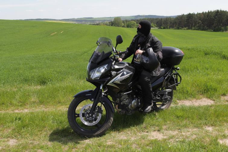 Testujemy: Suzuki V-Strom 650A - mocny zawodnik (zdjęcia i film) Testujemy: Suzuki V-Strom 650A - mocny zawodnik (zdjęcia i film)
