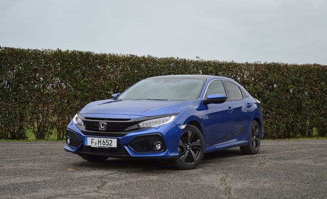 Honda Civic
Honda uzupełnia ofertę silnikową w modelu Civic o jednostkę wysokoprężną 1,6 o mocy 120 KM. W tej wersji auto na polskim rynku pojawi się wiosną.
Fot. Wojciech Frelichowski Honda Civic
Honda uzupełnia ofertę silnikową w modelu Civic o jednostkę wysokoprężną 1,6 o mocy 120 KM. W tej wersji auto na polskim rynku pojawi się wiosną.
Fot. Wojciech Frelichowski