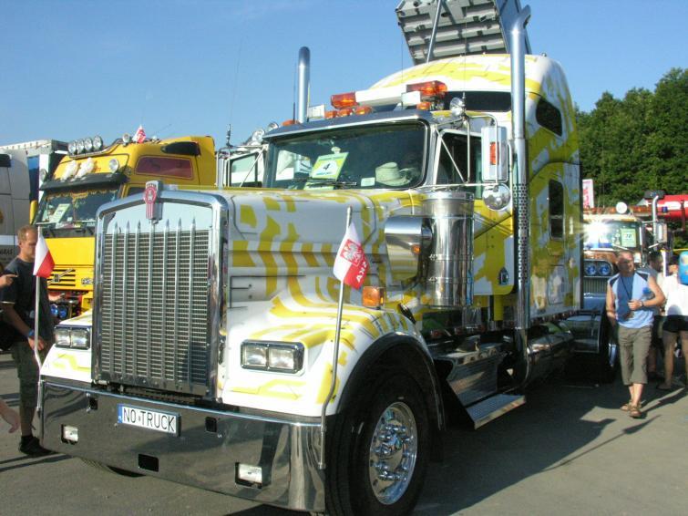 Zlot ciężarówek Master Truck 2011 - przyjechało ponad 200 maszyn Zlot ciężarówek Master Truck 2011 - przyjechało ponad 200 maszyn