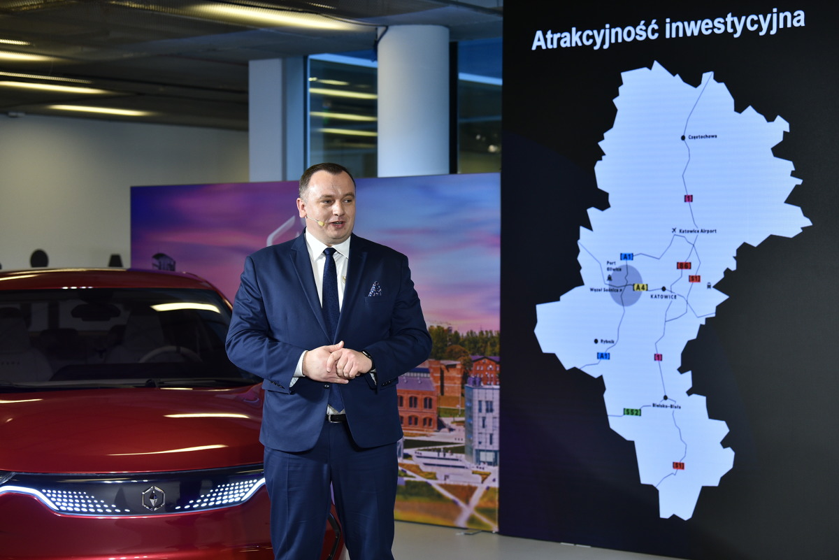 Nie wybrano jeszcze dostawcy platformy. Nie poznaliśmy konkretów dotyczących baterii, silników czy przewidywalnej ceny. Wiemy natomiast gdzie matka Izera będzie produkować swój elektryczny samochód.
Fot. Izera Nie wybrano jeszcze dostawcy platformy. Nie poznaliśmy konkretów dotyczących baterii, silników czy przewidywalnej ceny. Wiemy natomiast gdzie matka Izera będzie produkować swój elektryczny samochód.
Fot. Izera