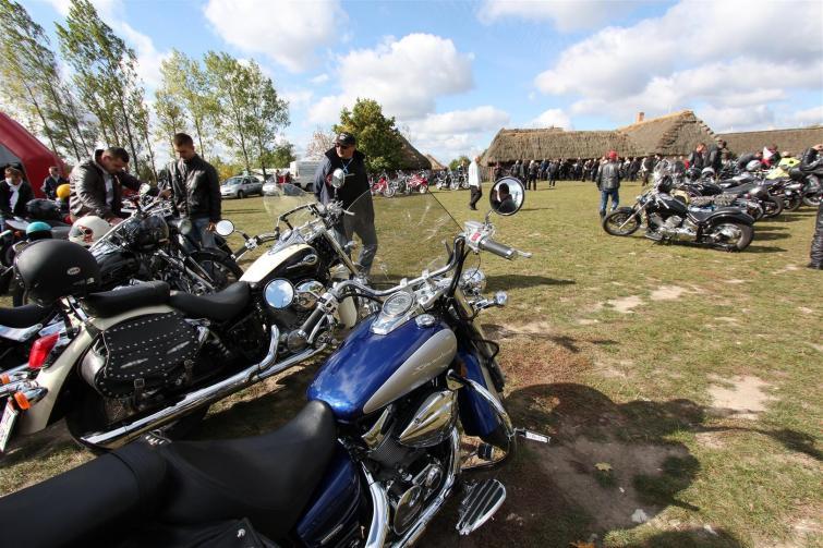 Motopiknik w Muzeum Wsi Kieleckiej Motopiknik w Muzeum Wsi Kieleckiej