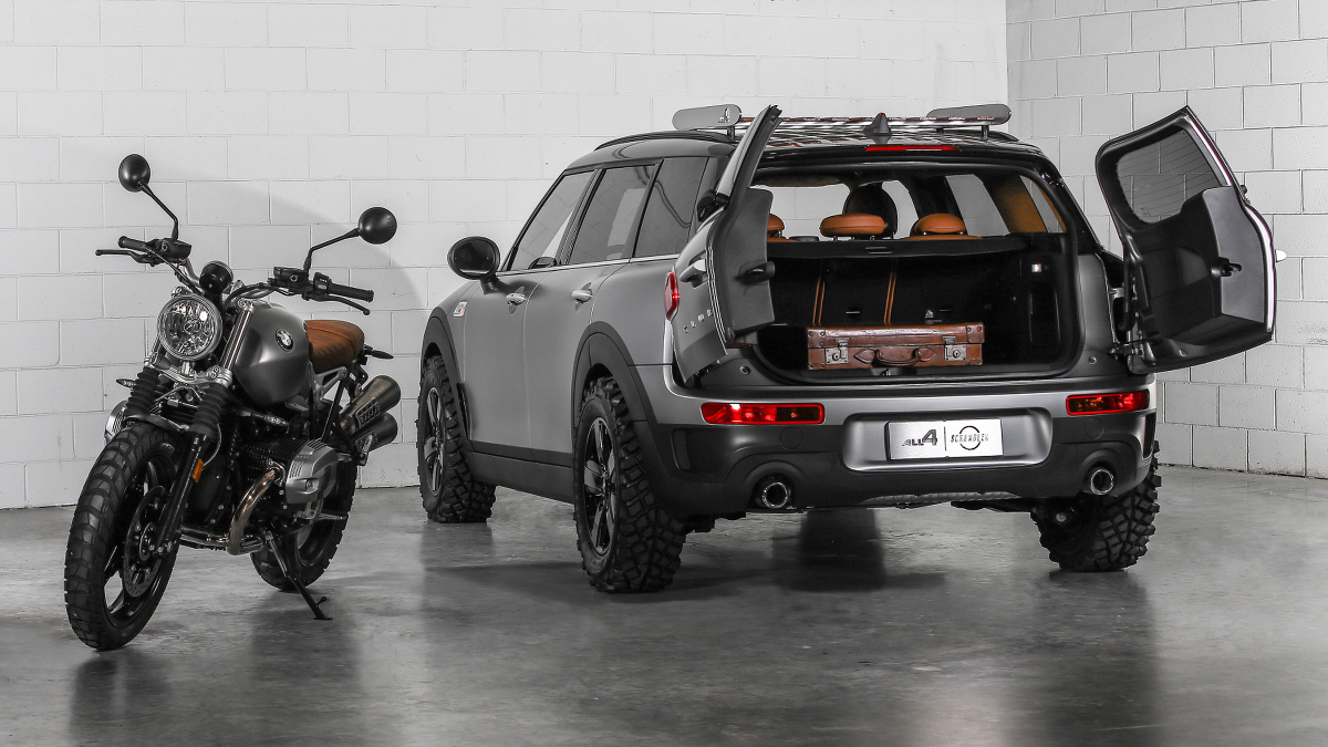 Mini Clubman All4 Scrambler.
MiniClubman All4 Scrambler to koncepcyjny pojazd przygotowany przez włoski oddział marki. Inspiracją do jego powstania był motocykl BMW R nineT Scrambler
Fot. mini Mini Clubman All4 Scrambler.
MiniClubman All4 Scrambler to koncepcyjny pojazd przygotowany przez włoski oddział marki. Inspiracją do jego powstania był motocykl BMW R nineT Scrambler
Fot. mini