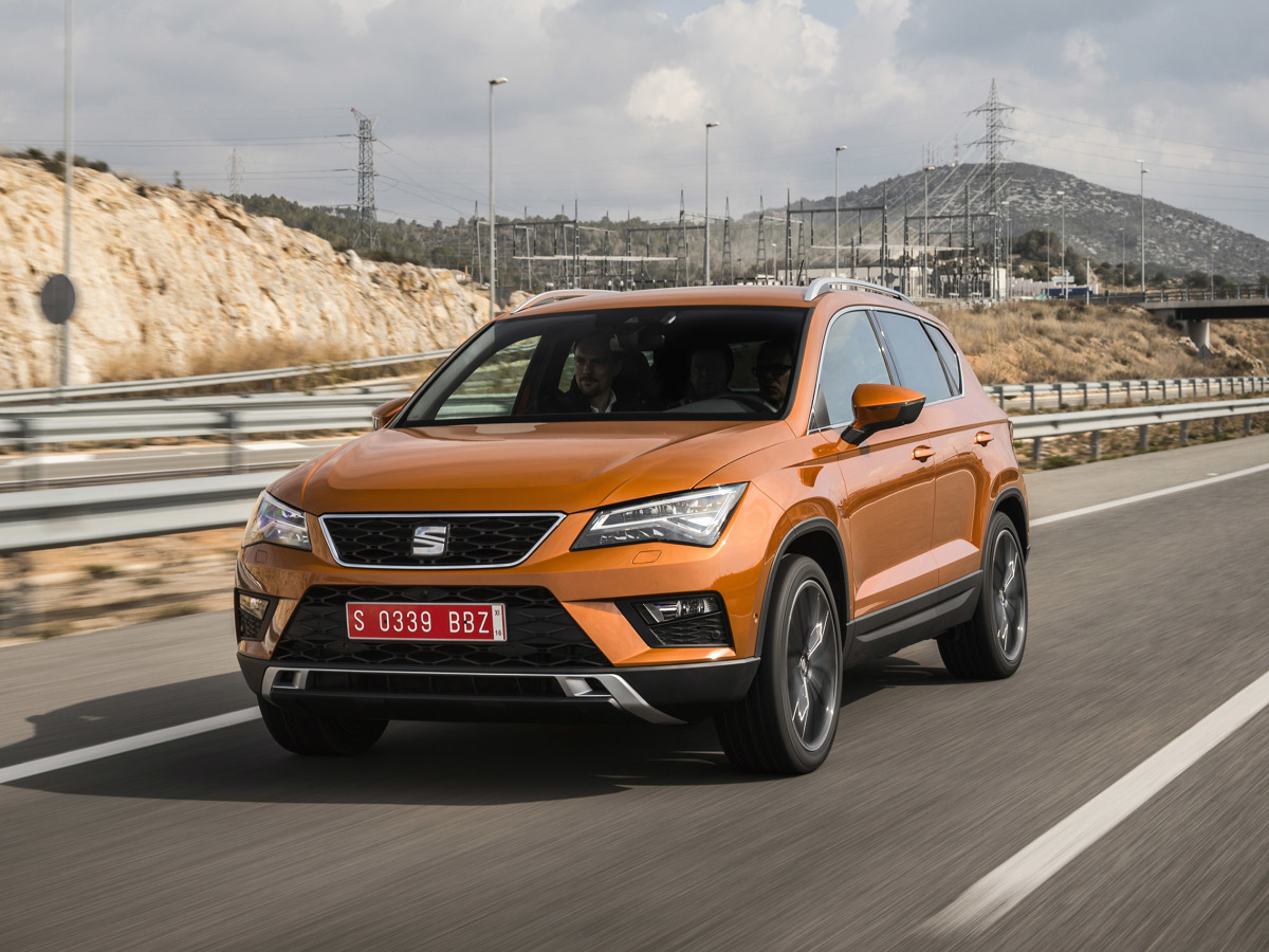 Seat Ateca
Reference, Style lub Xcellence to trzy wersje wyposażenia, w których oferowana jest nowość. Seate Ateca w podstawowej wersji z silnikiem 1.0 TSI o mocy 115 KM i 6-biegową manualną skrzynią biegów został wyceniony na 77 100 zł.
Fot. Seat Seat Ateca
Reference, Style lub Xcellence to trzy wersje wyposażenia, w których oferowana jest nowość. Seate Ateca w podstawowej wersji z silnikiem 1.0 TSI o mocy 115 KM i 6-biegową manualną skrzynią biegów został wyceniony na 77 100 zł.
Fot. Seat