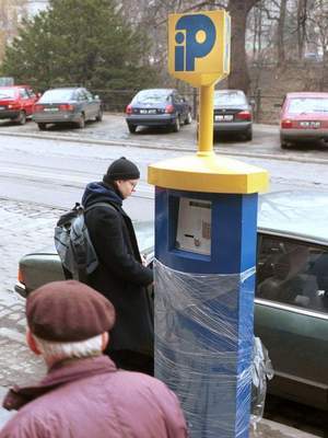 Fot. Magda Kołodzińska: W 1999 roku na ulicach Wrocławia stanęły parkomaty Intelparku, które jednak nie sprawdziły się. Fot. Magda Kołodzińska: W 1999 roku na ulicach Wrocławia stanęły parkomaty Intelparku, które jednak nie sprawdziły się.