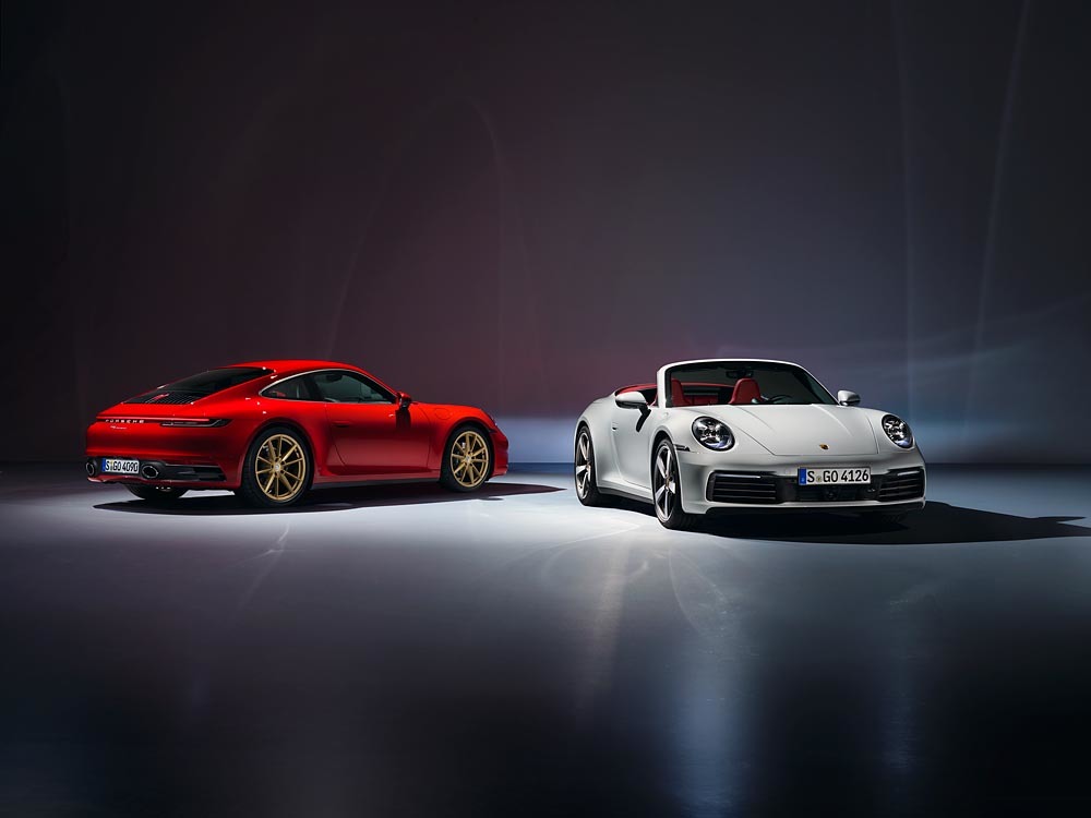 Seria 911 wita nowego członka: Porsche poszerza gamę ósmej generacji modelu o odmiany 911 Carrera. Nowy samochód sportowy trafia na rynek z nadwoziami Coupé i Cabriolet, a jego trzylitrowy, sześciocylindrowy silnik typu bokser z doładowaniem biturbo generuje moc 385 KM.
Fot. Porsche Seria 911 wita nowego członka: Porsche poszerza gamę ósmej generacji modelu o odmiany 911 Carrera. Nowy samochód sportowy trafia na rynek z nadwoziami Coupé i Cabriolet, a jego trzylitrowy, sześciocylindrowy silnik typu bokser z doładowaniem biturbo generuje moc 385 KM.
Fot. Porsche