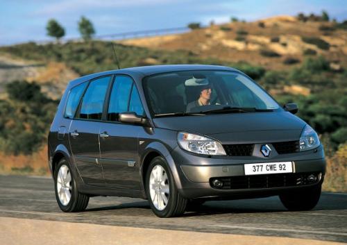 Fot. Renault: Równie zasłużony dla rozwoju tego gatunku Renault Espace oferowany jest w wersji z krótszym i dłuższym (Grand) rozstawem osi. Na zdjęciu Grand Espace.