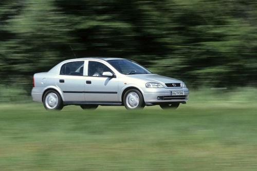 Fot. Opel: Opel Astra II z nadwoziem sedan. Fot. Opel: Opel Astra II z nadwoziem sedan.