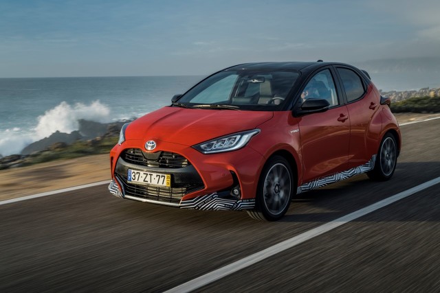 Toyota Yaris iV
Toyota rozpoczyna przedsprzedaż nowej Toyoty Yaris czwartej generacji. Auto ma zupełnie nowy design i konstrukcję opartą na platformie TNGA, nowe napędy oraz bardzo bogate wyposażenie zawierające wiele nowoczesnych systemów z zakresu bezpieczeństwa i multimediów.
Fot. Toyota Toyota Yaris iV
Toyota rozpoczyna przedsprzedaż nowej Toyoty Yaris czwartej generacji. Auto ma zupełnie nowy design i konstrukcję opartą na platformie TNGA, nowe napędy oraz bardzo bogate wyposażenie zawierające wiele nowoczesnych systemów z zakresu bezpieczeństwa i multimediów.
Fot. Toyota