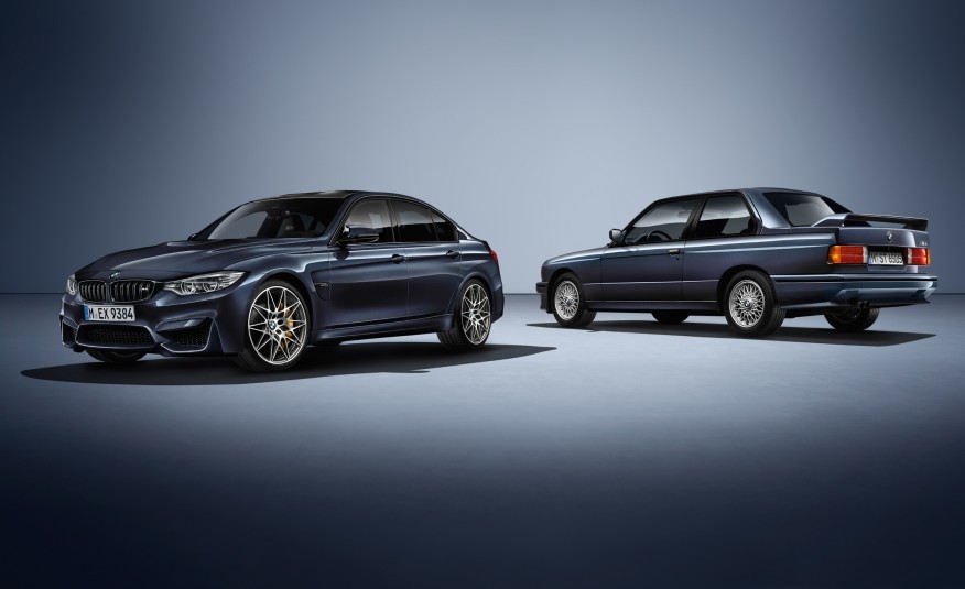 BMW M3 30 Jahre M3
Specjalna edycja nazwana została 30 Jahre M3, a bazą do jej powstania była standardowa odmiana M3 z pakietem Competition. Nowość zostanie polakierowana na kolor Macao Blue - ten sam, który znajdował się na liście opcji w modelu M3 z 1986 roku.
Fot. BMW BMW M3 30 Jahre M3
Specjalna edycja nazwana została 30 Jahre M3, a bazą do jej powstania była standardowa odmiana M3 z pakietem Competition. Nowość zostanie polakierowana na kolor Macao Blue - ten sam, który znajdował się na liście opcji w modelu M3 z 1986 roku.
Fot. BMW
