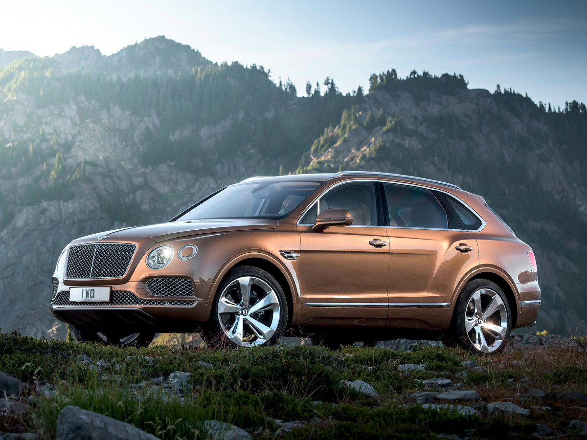 Bentley Bentayga to pierwszy SUV marki. Auto cieszy się dużą popularnoscią, a producent zastanawia się nad wprowadzeniem na rynek kolejnej wersji nadwoziowej. Bentley Bentayga to pierwszy SUV marki. Auto cieszy się dużą popularnoscią, a producent zastanawia się nad wprowadzeniem na rynek kolejnej wersji nadwoziowej.