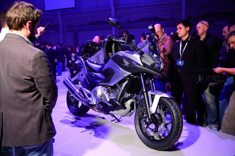 Nowości Hondy na EICMA 2011 (zdjęcia, film) Nowości Hondy na EICMA 2011 (zdjęcia, film)