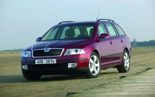 Fot. Skoda: Skoda Octavia II kombi jest większa od poprzedniczki. Auto zbudowano na płycie podłogowej najnowszego VW Golfa. Fot. Skoda: Skoda Octavia II kombi jest większa od poprzedniczki. Auto zbudowano na płycie podłogowej najnowszego VW Golfa.