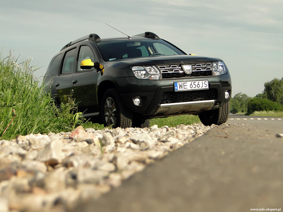 Dacia Duster 1.5 dCi - test
Prężna ofensywa rynkowa Dacii trwa i rumuński producent zakończył kolejny rok ze wzrostem sprzedaży. Bestselerem rynkowym pozostaje niezmiennie Duster, który jest jednym z najpopularniejszych modeli w Polsce i jedynym SUV-em, którego właścicielem możemy stać się za kwotę nieprzekraczającą 40 tys. zł.
fot. Dariusz Wołoszka / Info-Ekspert (www.info-ekspert.pl) Dacia Duster 1.5 dCi - test
Prężna ofensywa rynkowa Dacii trwa i rumuński producent zakończył kolejny rok ze wzrostem sprzedaży. Bestselerem rynkowym pozostaje niezmiennie Duster, który jest jednym z najpopularniejszych modeli w Polsce i jedynym SUV-em, którego właścicielem możemy stać się za kwotę nieprzekraczającą 40 tys. zł.
fot. Dariusz Wołoszka / Info-Ekspert (www.info-ekspert.pl)