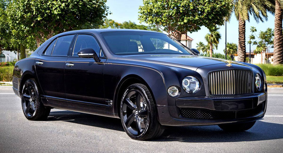 Bentley Mulsanne Sinjari
Pod maską bez zmian. Za napęd odpowiada 6.75 l silnik V8 o dostarczający 530 KM. Dzięki niemu Bentley Mulsanne do 100 km/h przyspiesza w 4,8 s.
Fot. Bentley Bentley Mulsanne Sinjari
Pod maską bez zmian. Za napęd odpowiada 6.75 l silnik V8 o dostarczający 530 KM. Dzięki niemu Bentley Mulsanne do 100 km/h przyspiesza w 4,8 s.
Fot. Bentley