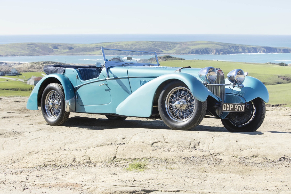 Bugatti 57 SC
Zlicytowany egzemplarz Bugatti 57 SC Sport Tourer został wyprodukowany w Nowym Jorku w 1937 roku. Za jego napęd odpowiada silnik V8 o pojemności 3,3 litra, który dostarcza 200 KM mocy.
Fot. Bugatti Bugatti 57 SC
Zlicytowany egzemplarz Bugatti 57 SC Sport Tourer został wyprodukowany w Nowym Jorku w 1937 roku. Za jego napęd odpowiada silnik V8 o pojemności 3,3 litra, który dostarcza 200 KM mocy.
Fot. Bugatti