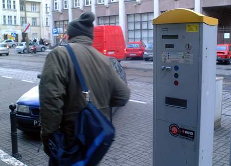 Fot. Sz. Siewior: Blokowanie automatów Strefy często występuje przed urzędami, które odwiedzają tysiące poznaniaków. Fot. Sz. Siewior: Blokowanie automatów Strefy często występuje przed urzędami, które odwiedzają tysiące poznaniaków.