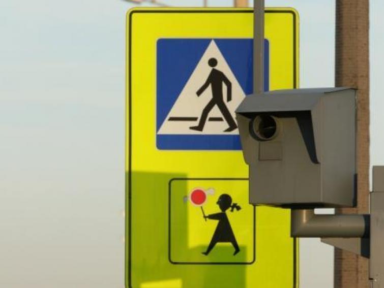 Nowe fotoradary będą robić zdjęcia z tyłu. Najpóźniej od czerwca Nowe fotoradary będą robić zdjęcia z tyłu. Najpóźniej od czerwca
