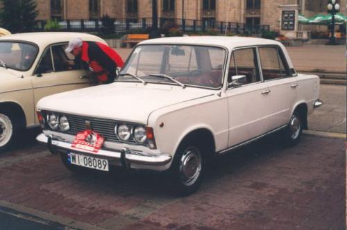 Polski Fiat 125p czyli kredens