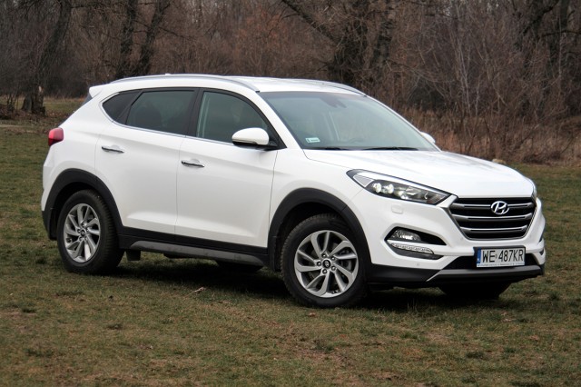 Hyundai Tucson kontra Nissan Qashqai
Ulubione SUV-y Polaków jak równy z równym walczą między sobą o jak najwyższe lokaty na podium rankingu sprzedaży swojego segmentu. Który z nich jest lepszy w bezpośrednim starciu?
fot. Motofakty.pl Hyundai Tucson kontra Nissan Qashqai
Ulubione SUV-y Polaków jak równy z równym walczą między sobą o jak najwyższe lokaty na podium rankingu sprzedaży swojego segmentu. Który z nich jest lepszy w bezpośrednim starciu?
fot. Motofakty.pl