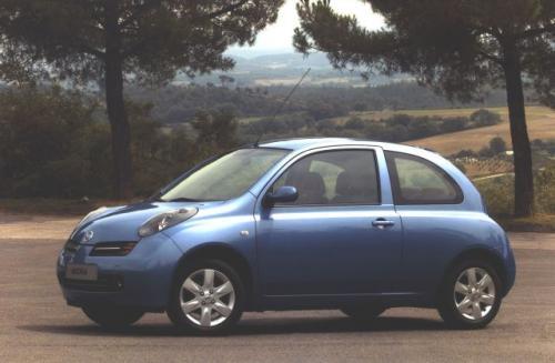 Fot. Nissan: Micra wydaje się nieco bardziej ekstrawagancka od Ypsilona. Uwagę zwracają szczególnie reflektory „wystające” z nadwozia. Fot. Nissan: Micra wydaje się nieco bardziej ekstrawagancka od Ypsilona. Uwagę zwracają szczególnie reflektory „wystające” z nadwozia.