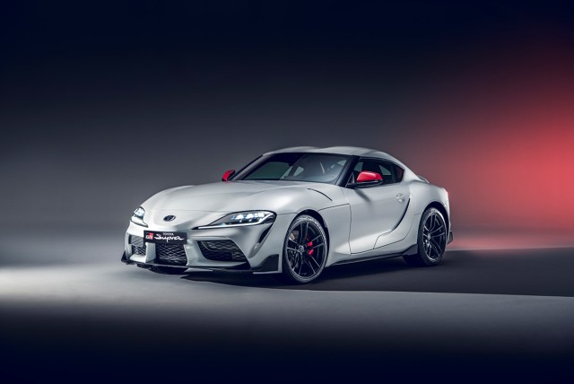 Toyota GR Supra
Nowa, 2-litrowa jednostka napędowa ma cztery cylindry ułożone rzędowo, jest wyposażona w turbosprężarkę typu twin-scroll i połączona z ośmiobiegową automatyczną skrzynią ZF.
Fot. Toyota
Toyota GR Supra
Nowa, 2-litrowa jednostka napędowa ma cztery cylindry ułożone rzędowo, jest wyposażona w turbosprężarkę typu twin-scroll i połączona z ośmiobiegową automatyczną skrzynią ZF.
Fot. Toyota