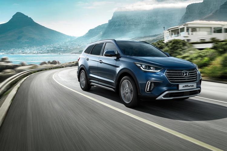 Hyundai Grand Santa Fe.
Za napęd auta odpowiada wysokoprężny silnik 2.2 CRDi. Czterocylindrowa, turbodoładowana jednostka osiąga maksymalną moc 200 KM oraz maksymalny moment obrotowy 440 Nm.
Fot. Hyundai Hyundai Grand Santa Fe.
Za napęd auta odpowiada wysokoprężny silnik 2.2 CRDi. Czterocylindrowa, turbodoładowana jednostka osiąga maksymalną moc 200 KM oraz maksymalny moment obrotowy 440 Nm.
Fot. Hyundai