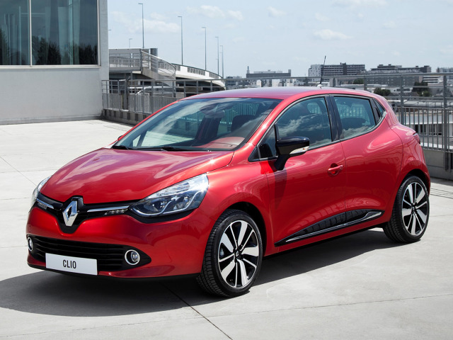 Renault Clio
Renault Clio IV nie jest autem ponadprzeciętnie usterkowym, ale też nie jest ich zupełnie pozbawionym. Oprócz wymienionych już wyżej niedomagań, jednym z większych problemów były nietrwałe łożyska skrzyni biegów i sprzęgła. Przypadłość ta dotyczyła głównie pojazdów wyposażonych w wolnossący silnik 1.2.
Fot. Renault Renault Clio
Renault Clio IV nie jest autem ponadprzeciętnie usterkowym, ale też nie jest ich zupełnie pozbawionym. Oprócz wymienionych już wyżej niedomagań, jednym z większych problemów były nietrwałe łożyska skrzyni biegów i sprzęgła. Przypadłość ta dotyczyła głównie pojazdów wyposażonych w wolnossący silnik 1.2.
Fot. Renault