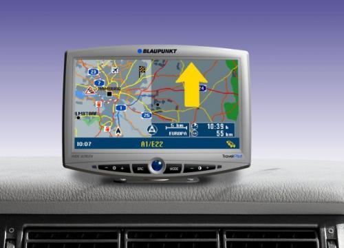 Fot. Blaupunkt: Korzystanie z systemu nawigacji satelitarnej jest bardzo wygodne. Dzięki stworzeniu odpowiednich map naszego kraju, GPS zaczął się rozpowszechniać również w Polsce. Fot. Blaupunkt: Korzystanie z systemu nawigacji satelitarnej jest bardzo wygodne. Dzięki stworzeniu odpowiednich map naszego kraju, GPS zaczął się rozpowszechniać również w Polsce.
