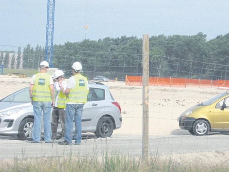 Ciężarówki w Świnoujściu niszczą drogi Ciężarówki w Świnoujściu niszczą drogi